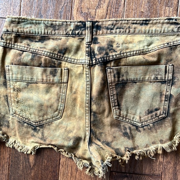 Free People Shorts - Picture 3 of 4